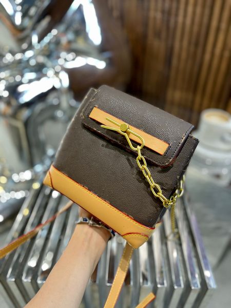 women handbag luxurys designers shoulder bags crossbody purse fashion genuine leather multifunctional large-capacity carry-on bag 011
women handbag luxurys designers shoulder bags crossbody purse fashion genuine leather multifunctional large-capacity carry-on bag 011