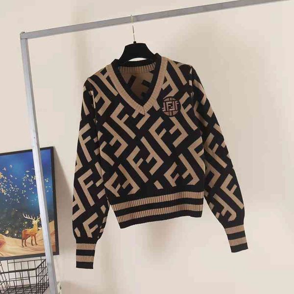 2022 factory wholesale new double letter pullover sweater women's long sleeve v-neck high waist short style temperament slim color matc, White;black
2022 factory wholesale new double letter pullover sweater women's long sleeve v-neck high waist short style temperament slim color matc, White;black