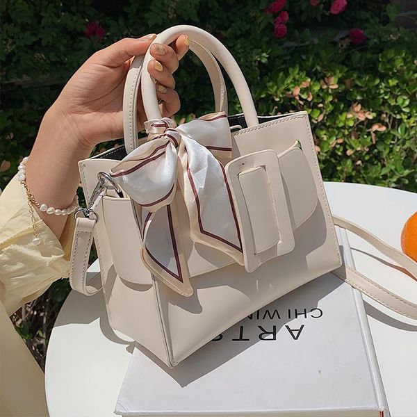 evening bags summer high-quality pure color silk scarf handbag 2021 fashion women's designer versatile one-shoulder messenger bag
evening bags summer high-quality pure color silk scarf handbag 2021 fashion women's designer versatile one-shoulder messenger bag