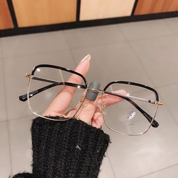 sunglasses large frame tr90 anti-blue glasses female creative irregular flat can be equipped with myopia plain, White;black
sunglasses large frame tr90 anti-blue glasses female creative irregular flat can be equipped with myopia plain, White;black