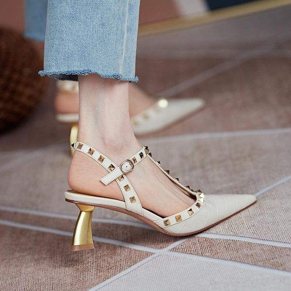 sandals spring/summer 2021 white high-heeled shoes with thin heels and rivet pointed toes. roman for women, Black
sandals spring/summer 2021 white high-heeled shoes with thin heels and rivet pointed toes. roman for women, Black