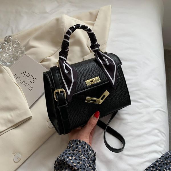 evening bags 2021 fashion pu leather all-match one-shoulder crossbody bag luxury designer ladies silk scarf lock handbag cc
evening bags 2021 fashion pu leather all-match one-shoulder crossbody bag luxury designer ladies silk scarf lock handbag cc
