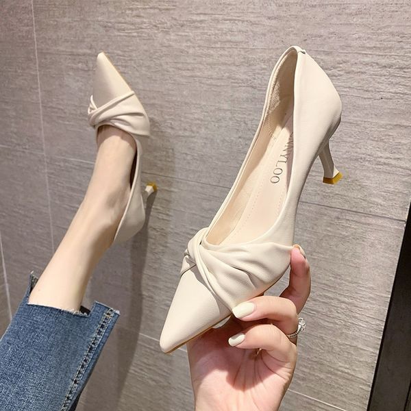 luxury dress shoes french high-heeled sho women's 2021 spring and autumn pointed shallow mouth one foot pedal thin heel fashion single, Black
luxury dress shoes french high-heeled sho women's 2021 spring and autumn pointed shallow mouth one foot pedal thin heel fashion single, Black