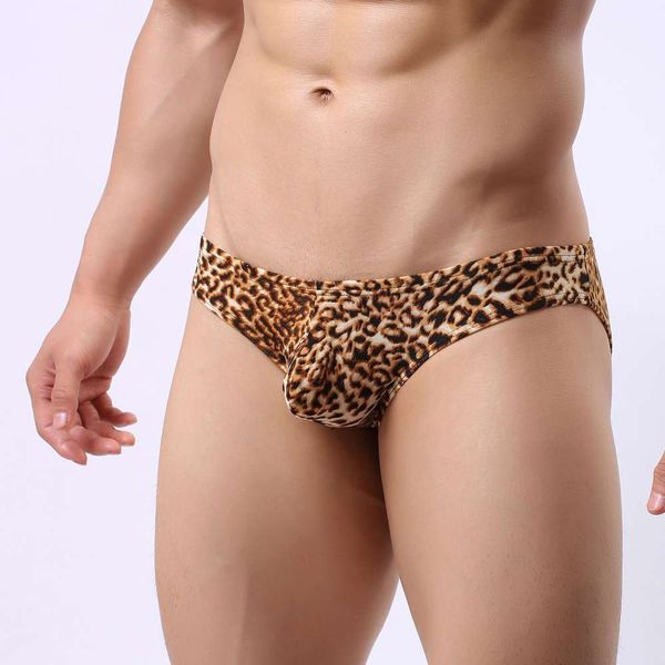 neiyi cool underwear low waist style breathable leopard print men's triangle, Black;white
neiyi cool underwear low waist style breathable leopard print men's triangle, Black;white