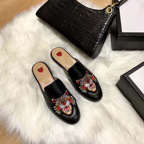 luxury brand sandals designer slippers slides floral brocade genuine leather flip flops women shoes sandal without box by newshoe01 07, Black
luxury brand sandals designer slippers slides floral brocade genuine leather flip flops women shoes sandal without box by newshoe01 07, Black