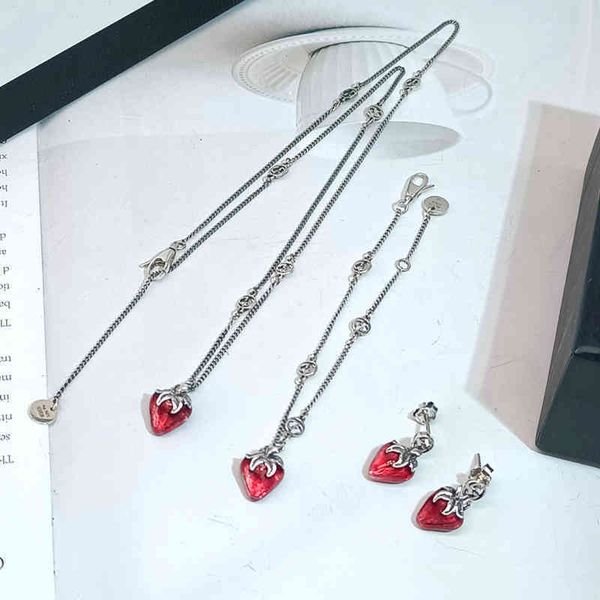 2022 latest factory wholesale s925 silver enamel drop glue red used chain body strawberry earrings set bracelet necklace
2022 latest factory wholesale s925 silver enamel drop glue red used chain body strawberry earrings set bracelet necklace