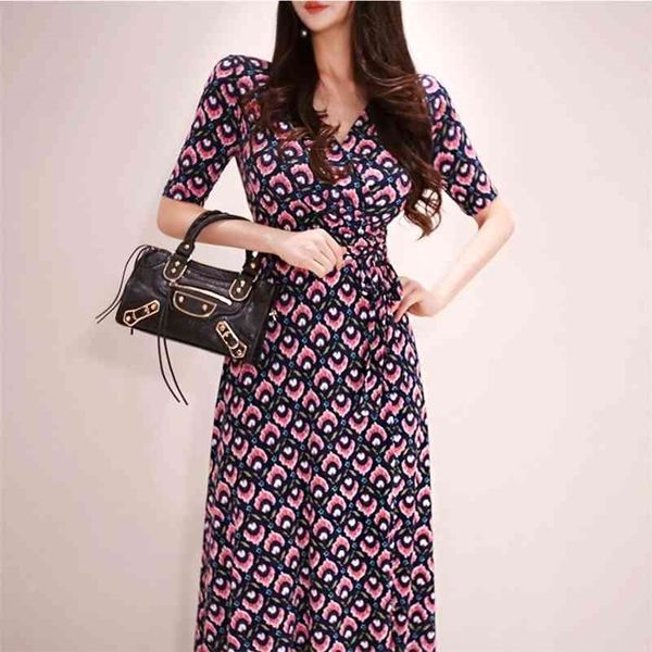 summer korean version of the ladies' temperament v-neck lace up waist split print dress women 210416, Black;gray
summer korean version of the ladies' temperament v-neck lace up waist split print dress women 210416, Black;gray