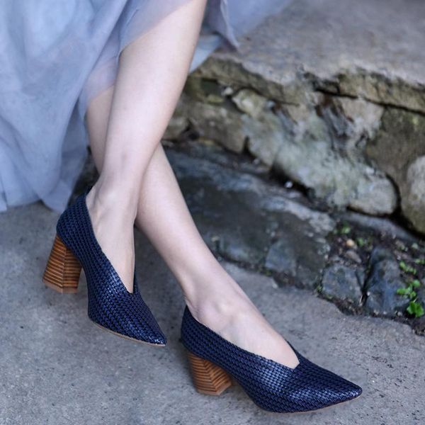 artmu original genuine leather high heels shoes for women 7 cm woven handmade pointed toe thick heel gift dress, Black
artmu original genuine leather high heels shoes for women 7 cm woven handmade pointed toe thick heel gift dress, Black