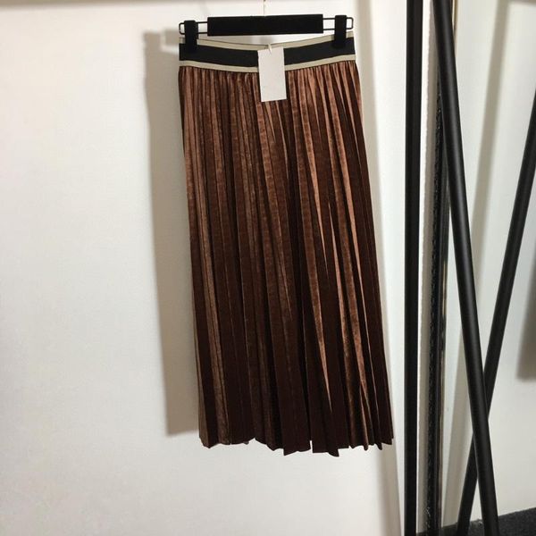 skirts luxury autumn and spring cc women letter ribbon elastic waist velvet pleated skirt, Black
skirts luxury autumn and spring cc women letter ribbon elastic waist velvet pleated skirt, Black