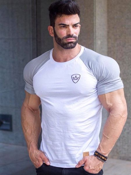 men's t-shirts t-shirts in the open air fitness running training... random shredded sleeve... short breathable runners., White;black
men's t-shirts t-shirts in the open air fitness running training... random shredded sleeve... short breathable runners., White;black