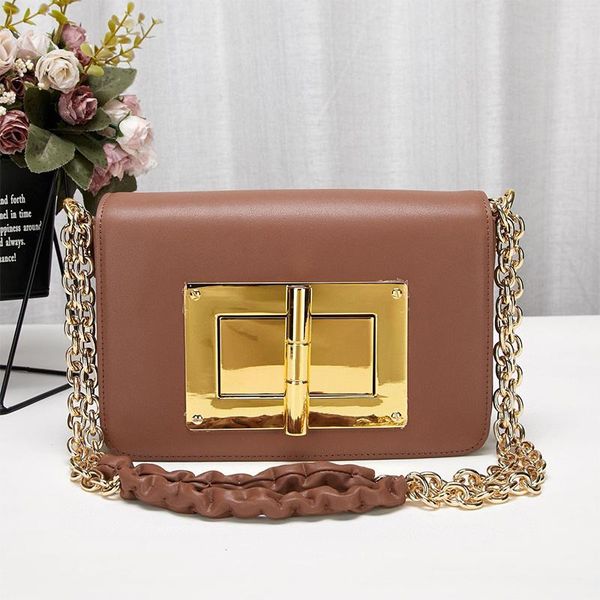 evening bags retro design style, high-quality hardware buckle, large-capacity leather shoulder bag, ladies fashion messenger bag
evening bags retro design style, high-quality hardware buckle, large-capacity leather shoulder bag, ladies fashion messenger bag