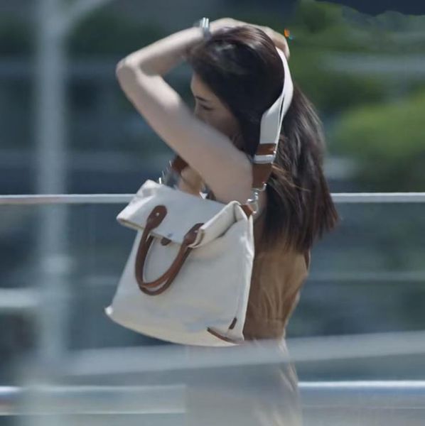 fashion all-match outdoor messenger bag 2021 one-shoulder cloth bags large capacity canvas briefcase
fashion all-match outdoor messenger bag 2021 one-shoulder cloth bags large capacity canvas briefcase