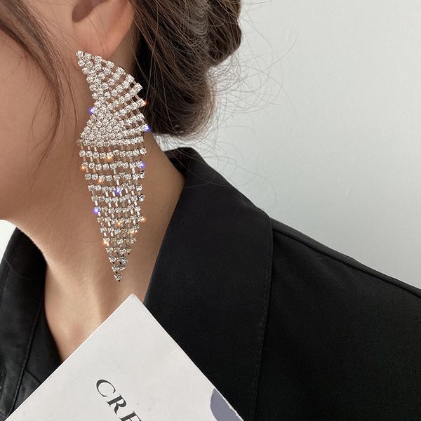 925 silver needle full diamond wings personalized earrings exaggerated long tassel earrings fashion net red versatile earrings
925 silver needle full diamond wings personalized earrings exaggerated long tassel earrings fashion net red versatile earrings
