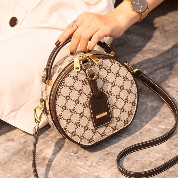 new fashion print all-match leather shoulder color matching portable messenger small round bag purses and handbags sac luxe purses outlet
new fashion print all-match leather shoulder color matching portable messenger small round bag purses and handbags sac luxe purses outlet