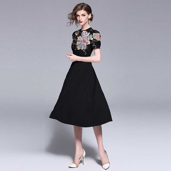fashion designer runway dress summer women puff sleeve luxurious embroidery floral casual elegant 210525, Black;gray
fashion designer runway dress summer women puff sleeve luxurious embroidery floral casual elegant 210525, Black;gray