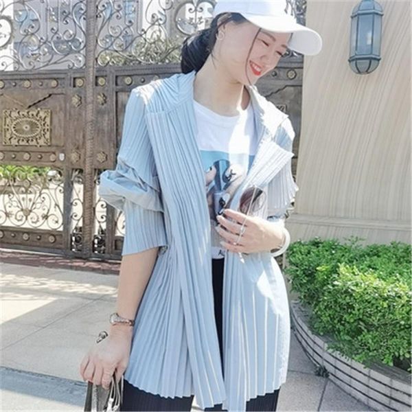 women's trench coats miyake pleated hooded windbreaker short spring and autumn clothes loose double-breasted fashion temperament jacket, Tan;black
women's trench coats miyake pleated hooded windbreaker short spring and autumn clothes loose double-breasted fashion temperament jacket, Tan;black