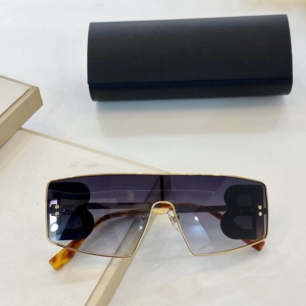 new be3111 sunglasses for women popular fashion summer style with the stones uv400 protection lens come with case size:61-15-140, White;black
new be3111 sunglasses for women popular fashion summer style with the stones uv400 protection lens come with case size:61-15-140, White;black