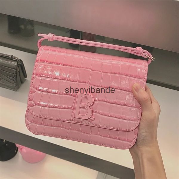 handbag designer balencaigs handbags 2022 fashion b button pink alligator bean curd small square leather women's single shoulder messen
handbag designer balencaigs handbags 2022 fashion b button pink alligator bean curd small square leather women's single shoulder messen