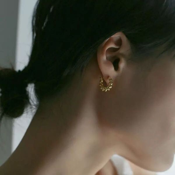 twisted hoop earrings 18k gold plated 925 sterling silver minimalist daily huggie hoops for women, Golden;silver
twisted hoop earrings 18k gold plated 925 sterling silver minimalist daily huggie hoops for women, Golden;silver