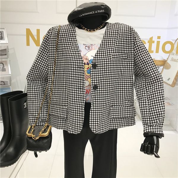 blazers spring niche design woman's blazer cleavage in chess short western style jacket, White;black
blazers spring niche design woman's blazer cleavage in chess short western style jacket, White;black