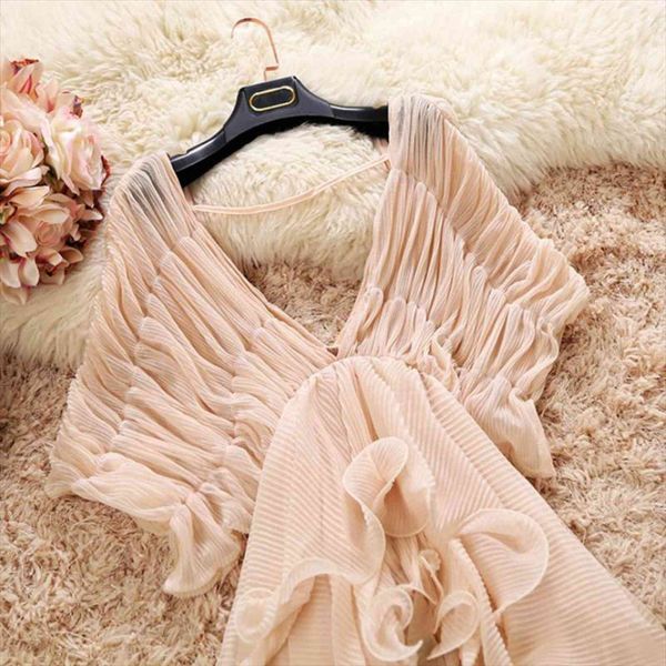 elegant v neck chiffon women blouses multi layers ruffles irregular pleated perspective high waist lotus bat sleeves blusas, White
elegant v neck chiffon women blouses multi layers ruffles irregular pleated perspective high waist lotus bat sleeves blusas, White