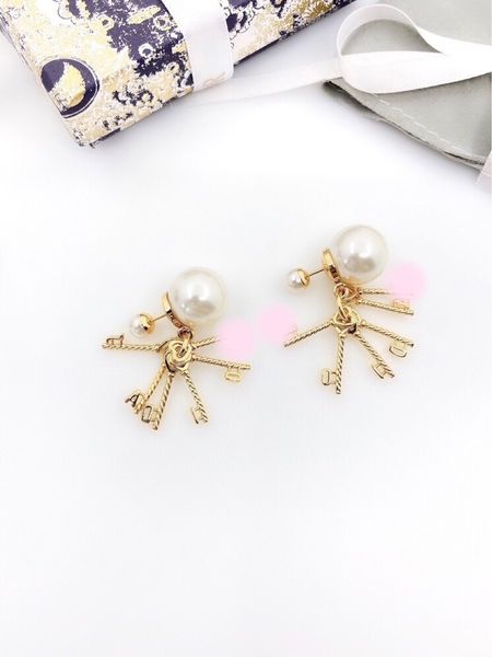 70% off luxury jewelry 2021 new 925 silver needle letter key female pearl temperament fashion versatile net red earrings, Golden;silver
70% off luxury jewelry 2021 new 925 silver needle letter key female pearl temperament fashion versatile net red earrings, Golden;silver