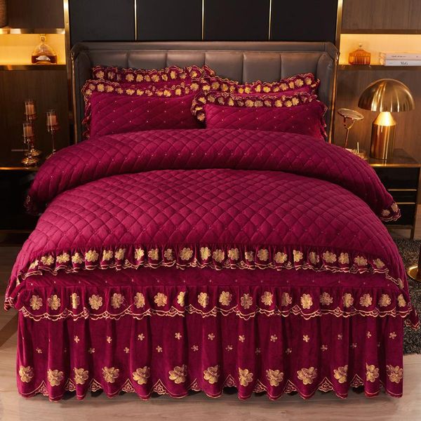 bedding sets luxury european wedding ruffle bed skirt set gold quilted embroidery velvet flannel duvet cover quilt bedspread
bedding sets luxury european wedding ruffle bed skirt set gold quilted embroidery velvet flannel duvet cover quilt bedspread