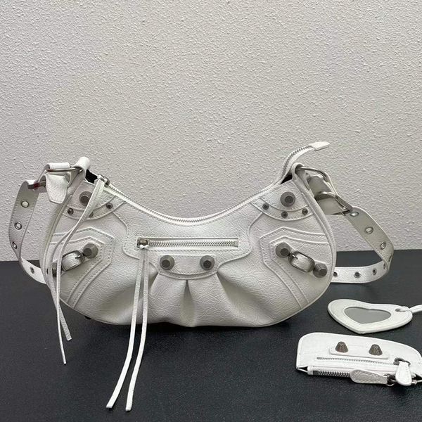 designer motorcycle bags shoulder bag crescent luxury handbag fashion classic letter women's shoulder bag ccoss body multiple styles 33
designer motorcycle bags shoulder bag crescent luxury handbag fashion classic letter women's shoulder bag ccoss body multiple styles 33