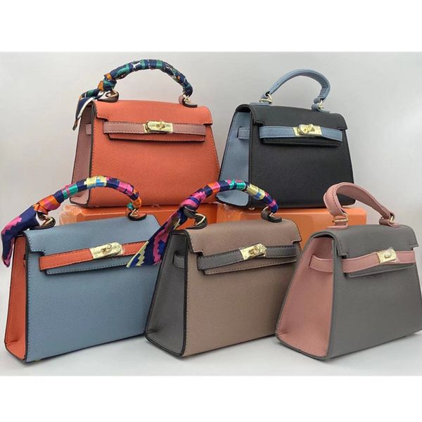 factory direct sale 75% off 2021 new color contrast street single shoulder messenger ins women's leather trend bags
factory direct sale 75% off 2021 new color contrast street single shoulder messenger ins women's leather trend bags