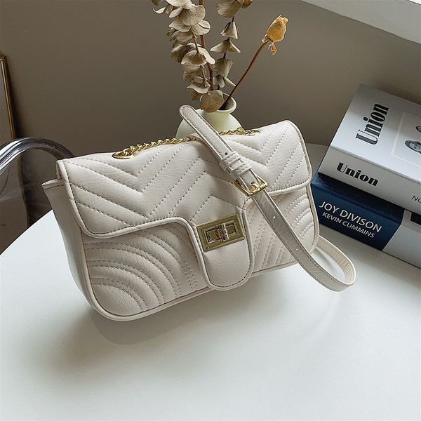 designer handbags small autumn and winter 2021 new fashion messenger women's sense of foreign temperament armpit lingge chain bag
designer handbags small autumn and winter 2021 new fashion messenger women's sense of foreign temperament armpit lingge chain bag
