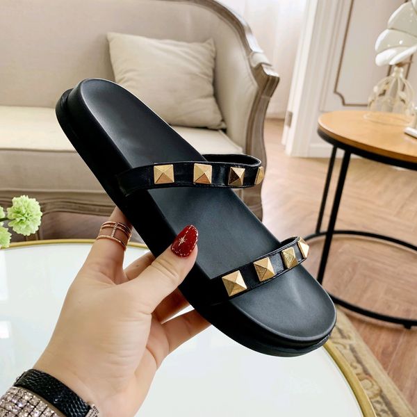 luxury designer women slipper sandals ladies beach tide male rivet stud slippers non-slip leather mens casual spikes shoes with box, Black
luxury designer women slipper sandals ladies beach tide male rivet stud slippers non-slip leather mens casual spikes shoes with box, Black