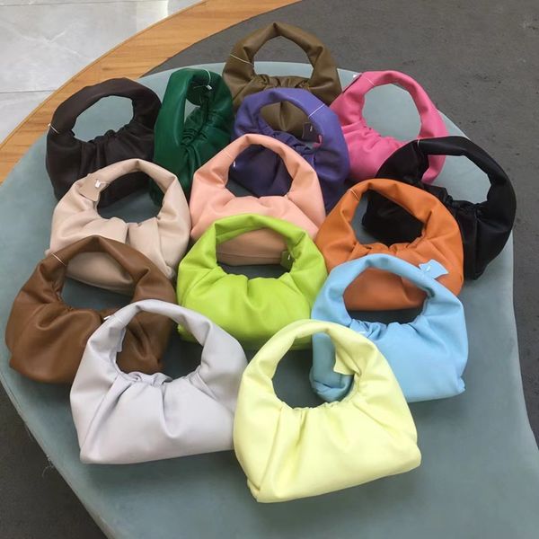 yunduo large capacity ox horn 2021 oblique span single shoulder portable women's fashion wrinkled cow leather bag
yunduo large capacity ox horn 2021 oblique span single shoulder portable women's fashion wrinkled cow leather bag