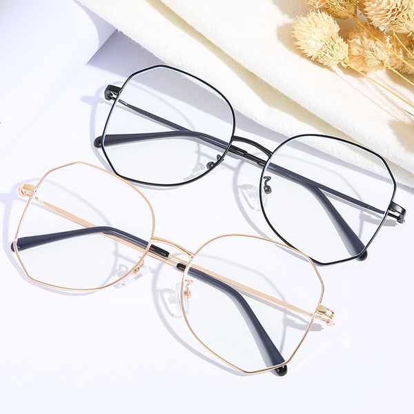 tiktok new metal anti blue frame red vibrato, irregular light lens, male and female myopia glasses, White;black
tiktok new metal anti blue frame red vibrato, irregular light lens, male and female myopia glasses, White;black