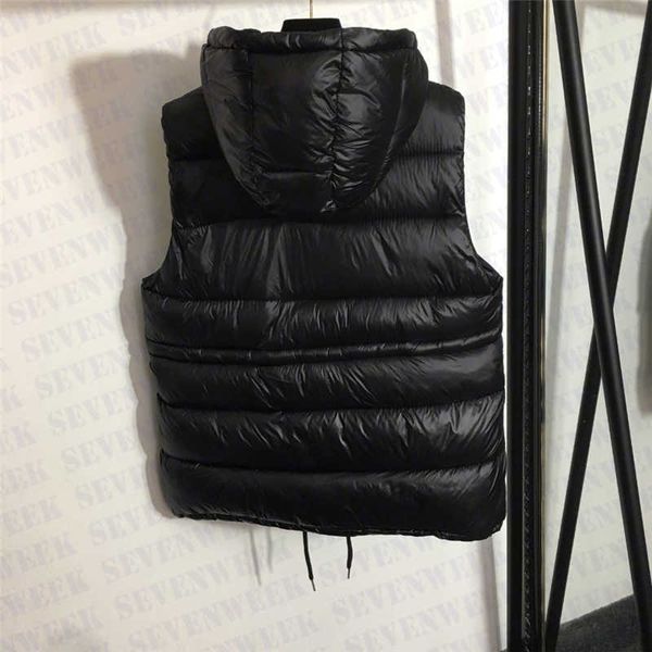 men women vest down coat with triangle badge sleeveless womens designer jackets winter keep warm outerwear coats, Black
men women vest down coat with triangle badge sleeveless womens designer jackets winter keep warm outerwear coats, Black
