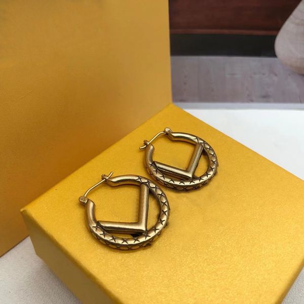 luxury fashion designer earrings classic women's letter earrings exquisite workmanship leisure daily necessities small fresh is very go, Golden;silver
luxury fashion designer earrings classic women's letter earrings exquisite workmanship leisure daily necessities small fresh is very go, Golden;silver