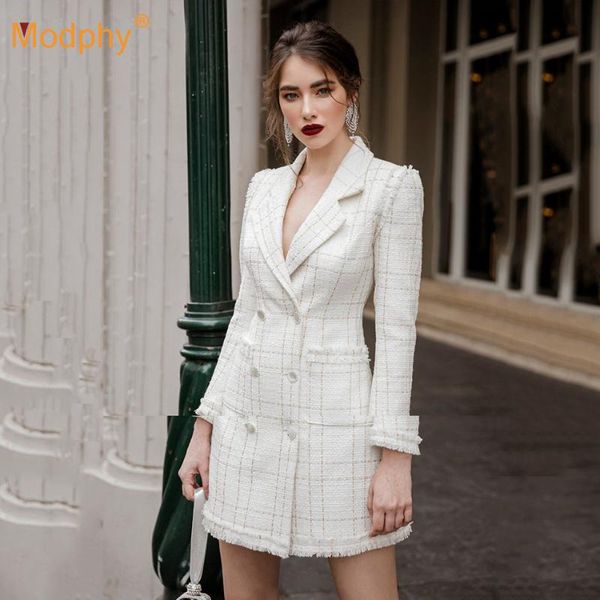 casual dresses 2021 winter women's retro plaid a-line dress long-sleeved v-neck double-breasted club party mini vestidos, Black;gray
casual dresses 2021 winter women's retro plaid a-line dress long-sleeved v-neck double-breasted club party mini vestidos, Black;gray