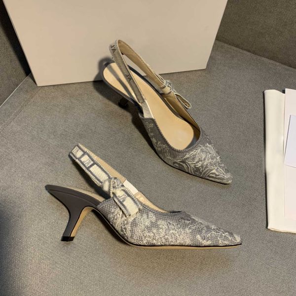factory 2021 summer new leather high heeled shoes with pointed embroidered pattern zlh, Black
factory 2021 summer new leather high heeled shoes with pointed embroidered pattern zlh, Black