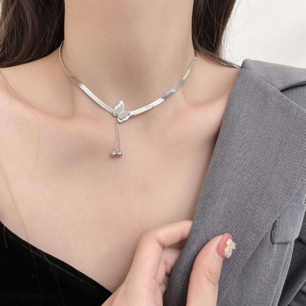 chains 2021 butterfly pendant choker necklace for women light luxury simple snake bone tassel metal clavicle chain, Silver
chains 2021 butterfly pendant choker necklace for women light luxury simple snake bone tassel metal clavicle chain, Silver