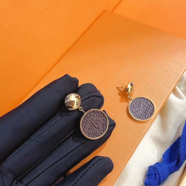 womens designer earrings fashion stud earings clover stainless elegant for woman classic 13 color with box, Golden;silver
womens designer earrings fashion stud earings clover stainless elegant for woman classic 13 color with box, Golden;silver