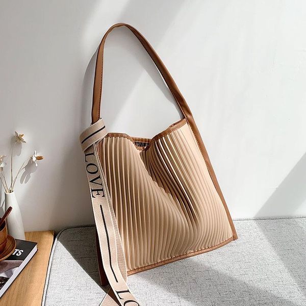 evening bags big soft stripe pu leather crossbody bag for women 2021 high-quality designer handbag shoulder purses
evening bags big soft stripe pu leather crossbody bag for women 2021 high-quality designer handbag shoulder purses