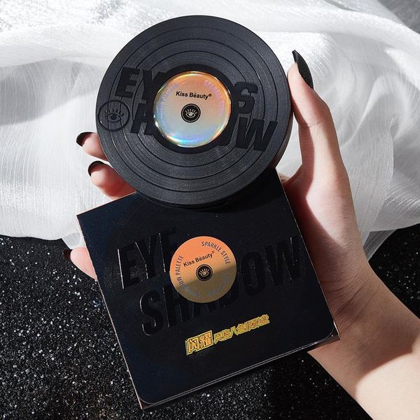 eye shadow kiss beauty shining style eight colors plate pearlescent matte glittering powder girl student makeup
eye shadow kiss beauty shining style eight colors plate pearlescent matte glittering powder girl student makeup