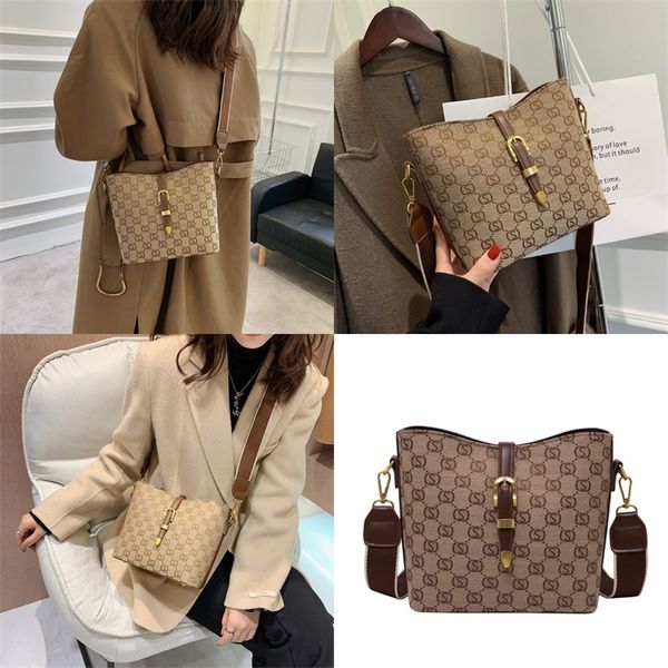 discount small bag female minority new fashion winter broadband messenger flower texture bucket bag purse
discount small bag female minority new fashion winter broadband messenger flower texture bucket bag purse