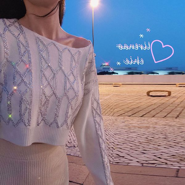 fubag shiny heavy industry diamond loose pullover round neck long sleeve sweater short women, White
fubag shiny heavy industry diamond loose pullover round neck long sleeve sweater short women, White