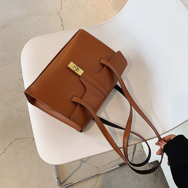 large capacity women's 2021 new net red single shoulder underarm fashion texture portable bag
large capacity women's 2021 new net red single shoulder underarm fashion texture portable bag