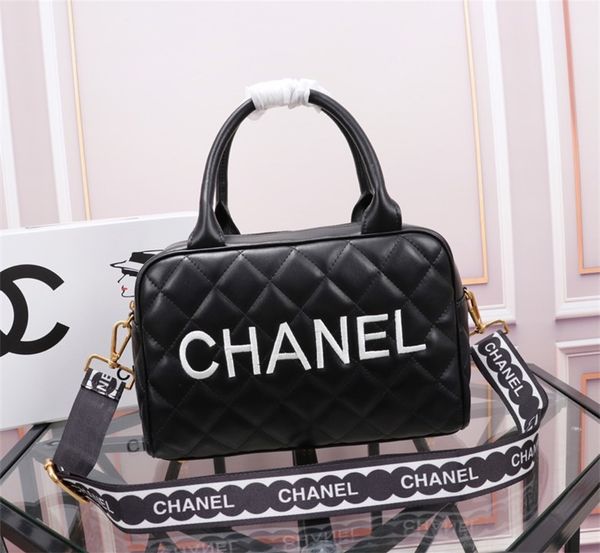 designer chain brand designer pu leather crossbody bags for women 2021 simple fashion shoulder bag lady luxury small handbags
designer chain brand designer pu leather crossbody bags for women 2021 simple fashion shoulder bag lady luxury small handbags
