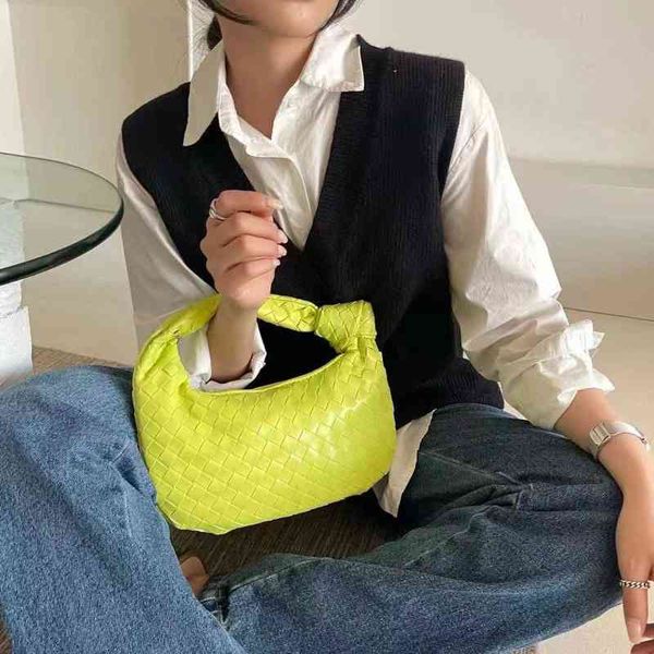 bottegas venetta bag 2022 fashion korean style handmade woven mini jodie medium size bag pouch clutch pu synthetic leather y220304 nh6k rain
bottegas venetta bag 2022 fashion korean style handmade woven mini jodie medium size bag pouch clutch pu synthetic leather y220304 nh6k rain