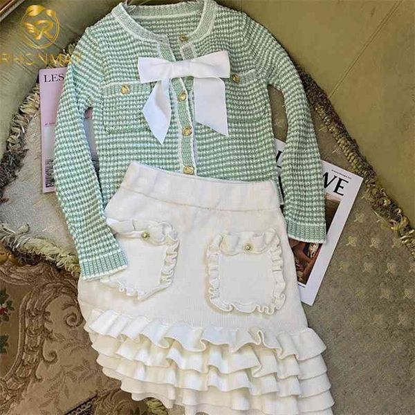 summer women 2 piece set brand designer single-breasted plaid coat + elastic high waist ruffles mini skirt suit outfit 210520, White
summer women 2 piece set brand designer single-breasted plaid coat + elastic high waist ruffles mini skirt suit outfit 210520, White