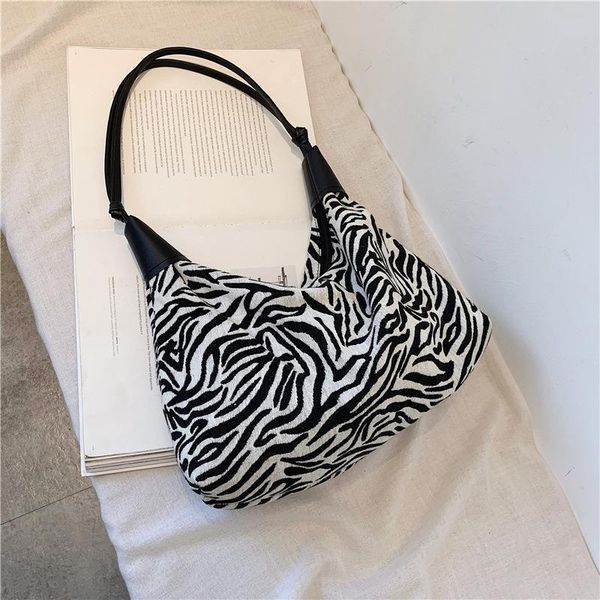 handbag women luxurys designers bags 2021 crossbody bag zebra plush messenger big purse multi pochette louisbags_18
handbag women luxurys designers bags 2021 crossbody bag zebra plush messenger big purse multi pochette louisbags_18