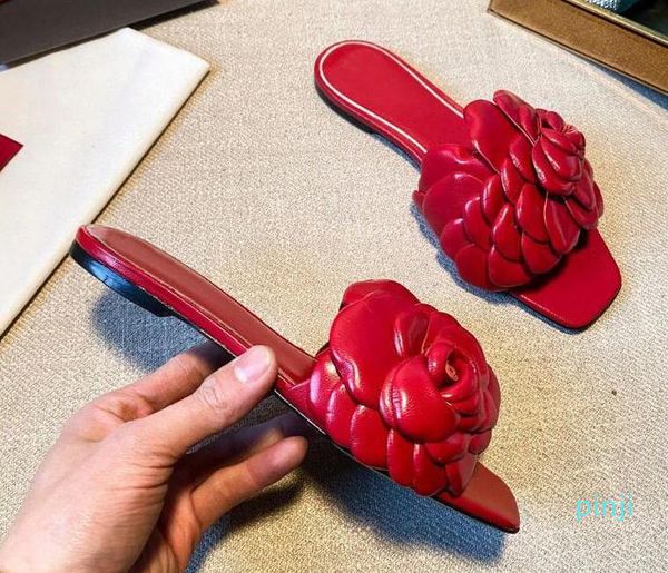 2021 ladies summer beach sandals luxurys designers shoes rivet flat slippers women sandal studded low heel with box size35-40, Black
2021 ladies summer beach sandals luxurys designers shoes rivet flat slippers women sandal studded low heel with box size35-40, Black