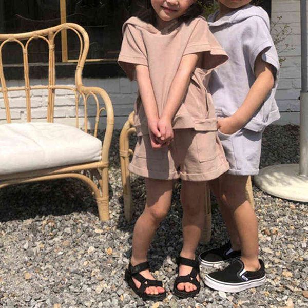 2022 summer new fashion comfortable casual kids casual sports loose boys and girls short sleeve shorts suit luxury boutique g220217, White
2022 summer new fashion comfortable casual kids casual sports loose boys and girls short sleeve shorts suit luxury boutique g220217, White